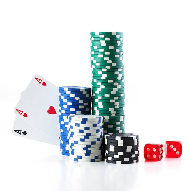 Live baccarat dealer broadcast showing card display and real-time chat on jayabola2